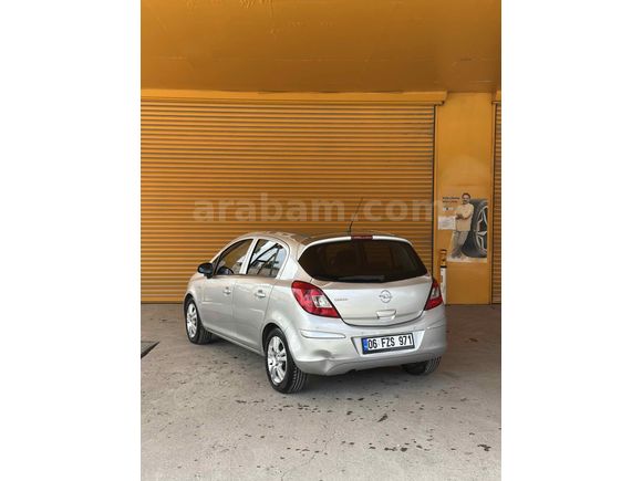 Emsalsiz Temizlikte Opel Corsa 