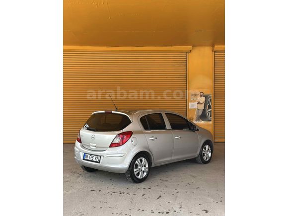 Emsalsiz Temizlikte Opel Corsa 