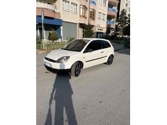 Sahibinden Ford Fiesta 1.4 TDCi Comfort 2005 Model  280.000 km Beyaz