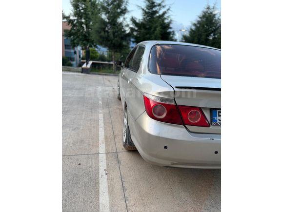 Temiz aile aracı