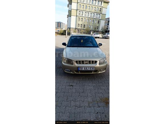 Sahibinden Hyundai Accent 1.5 GLS 2001 Model  126.000 km Altın