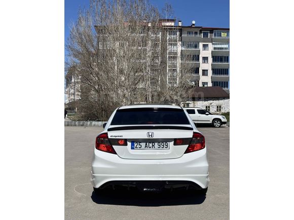 Sahibinden Honda Civic 1.6i VTEC Eco Elegance 2014 Model 