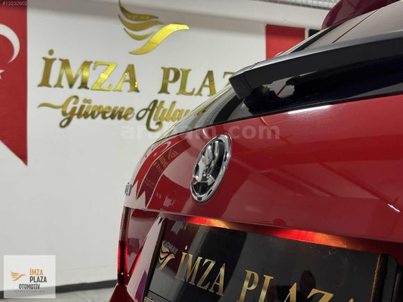 İMZA PLAZA'DAN 2015 SKODA RAPİD SPACEBACK 1.2TSI STYLE OTOMATİK