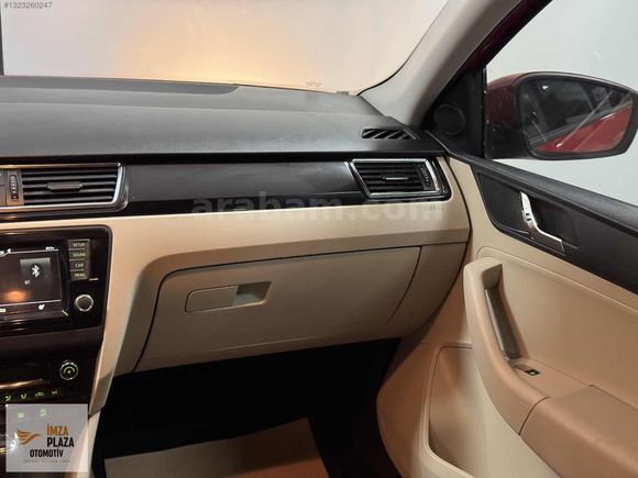 İMZA PLAZA'DAN 2015 SKODA RAPİD SPACEBACK 1.2TSI STYLE OTOMATİK