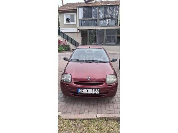 Sahibinden Renault Clio 1.4 RNA 2001 Model  214.600 km Bordo