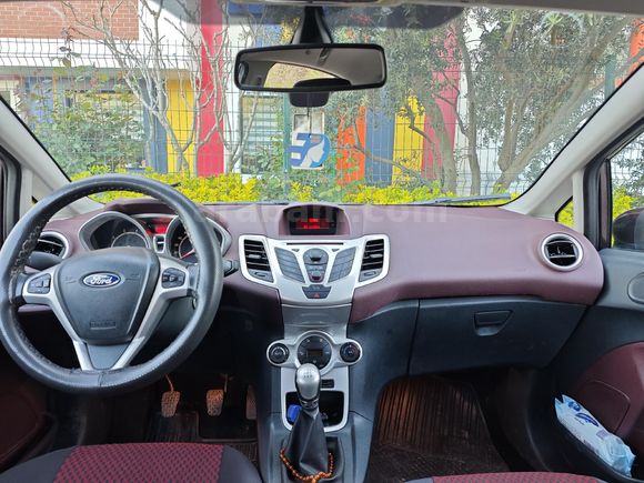 Sahibinden Ford Fiesta 1.4 Titanium X 2011 Model