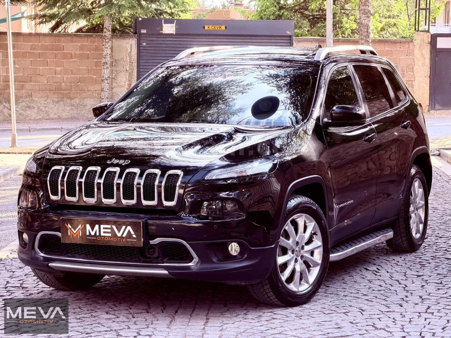 Galeriden Jeep Cherokee 2.0 TD Limited 2015 Model Konya 260.000 km Siyah 1