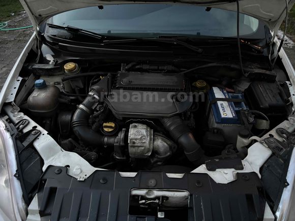 Sahibinden Fiat Linea 1.3 Multijet Easy 2015 Model  226.000 km Beyaz