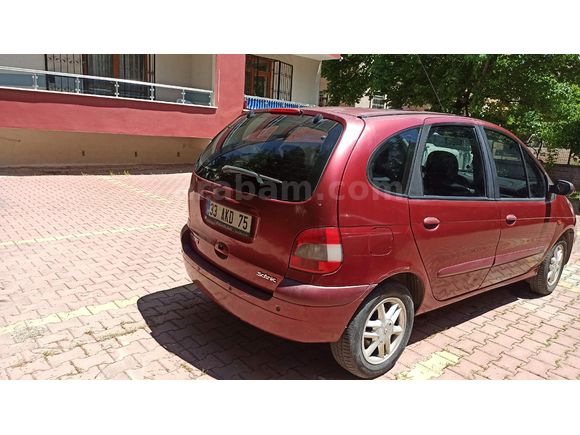 Sahibinden Renault Scenic 1.6 Dynamique 2003 Model  145.000 km Kırmızı