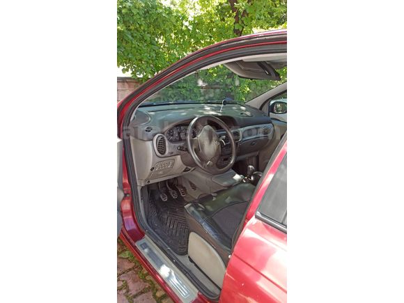 Sahibinden Renault Scenic 1.6 Dynamique 2003 Model  145.000 km Kırmızı