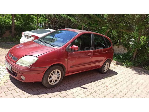 Sahibinden Renault Scenic 1.6 Dynamique 2003 Model  145.000 km Kırmızı