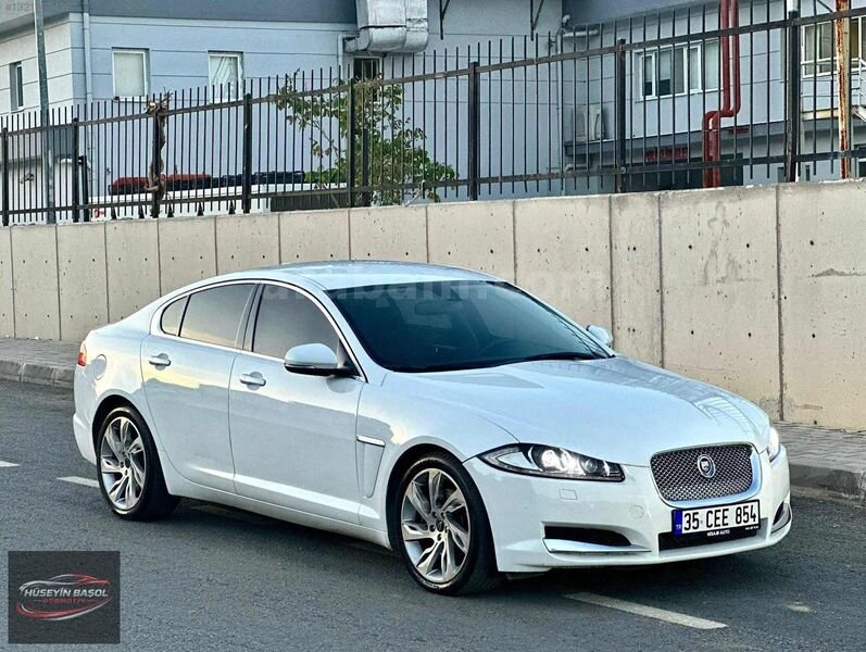 Galeriden Jaguar XF 2.2 D 2012 Model İzmir 248.000 km Beyaz