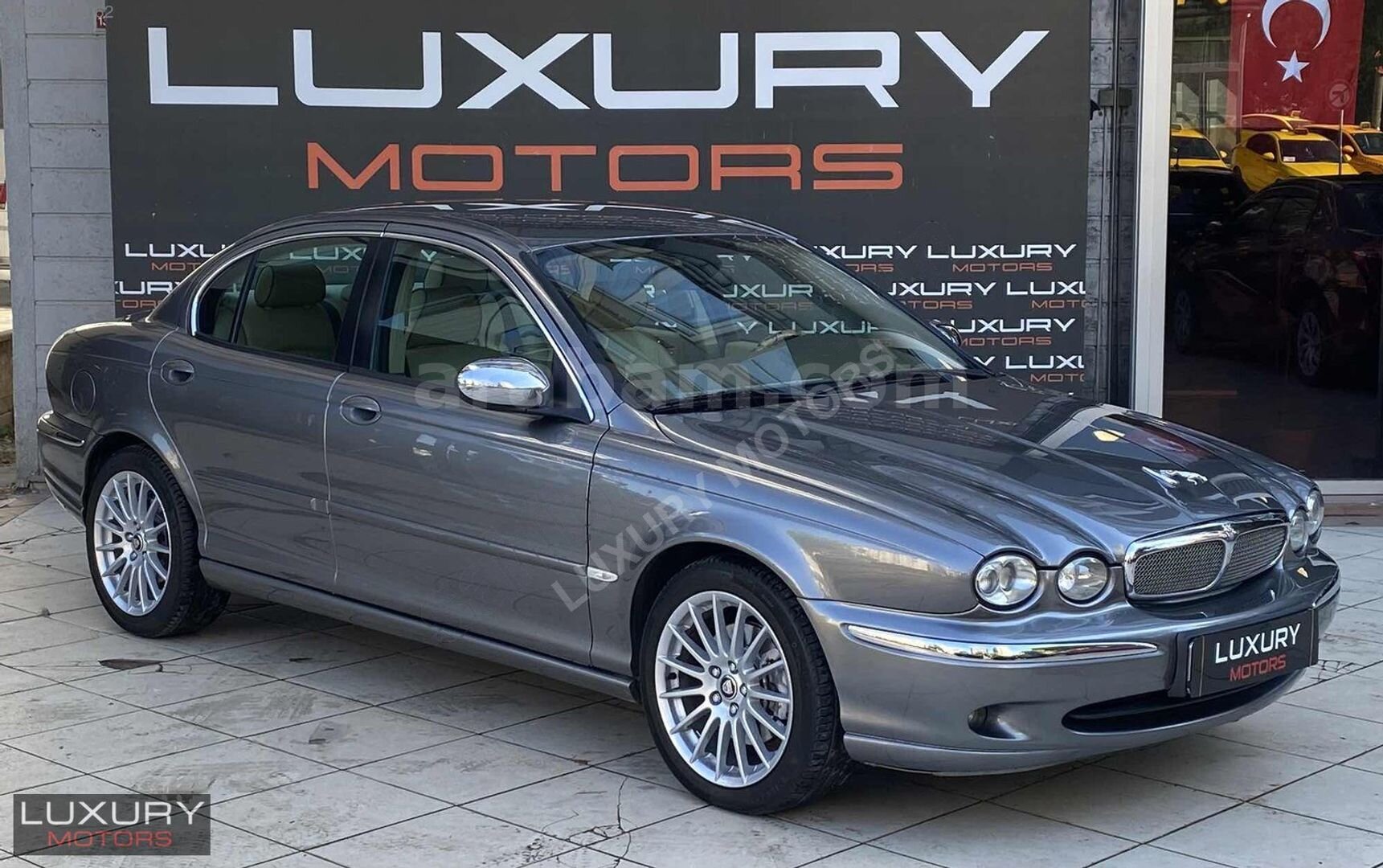 Galeriden Jaguar X-Type 2.1 Executive 2008 Model İstanbul 154.000 km Gri 2