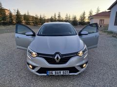 HATASIZ BOYASIZ MEGANE 4 1.3 TCE 140 BG 75000 KM TESLA EKRAN EMSALSİZ