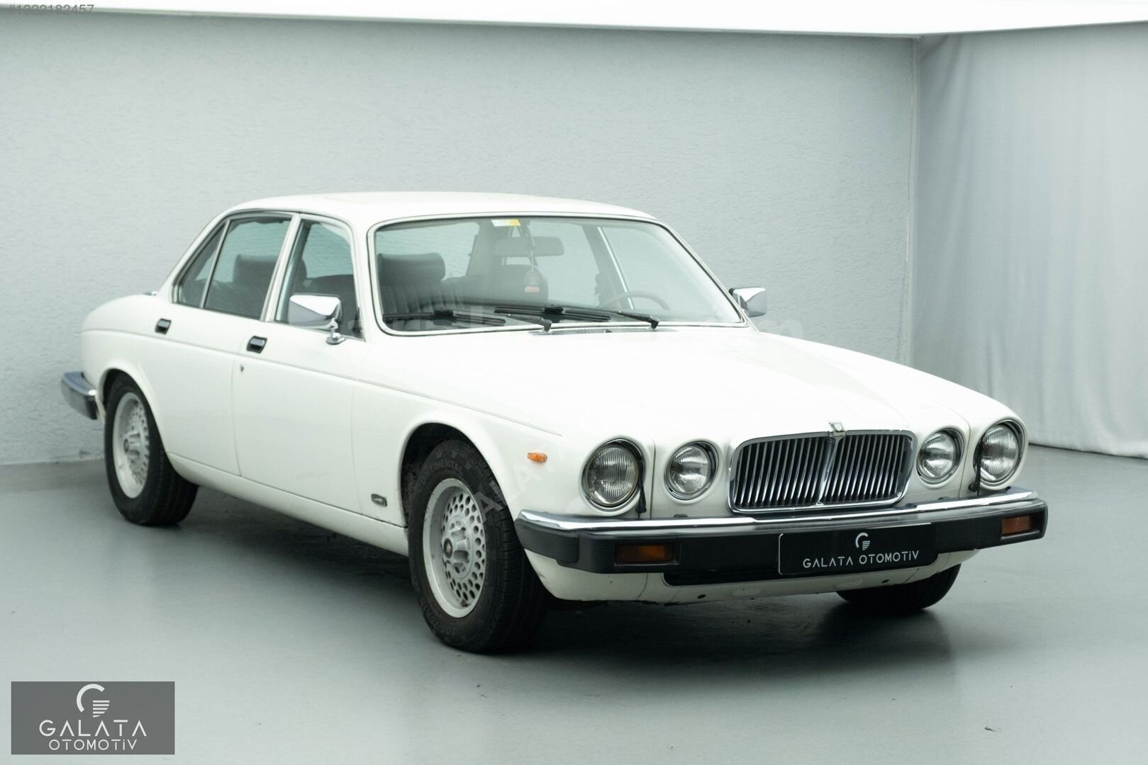 Galeriden Jaguar XJ XJ6 4.0 1986 Model İstanbul 129.605 km Beyaz 3