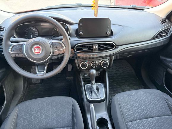 2025 EGEA CROS OTOMATİK 5 BİN KM'DE