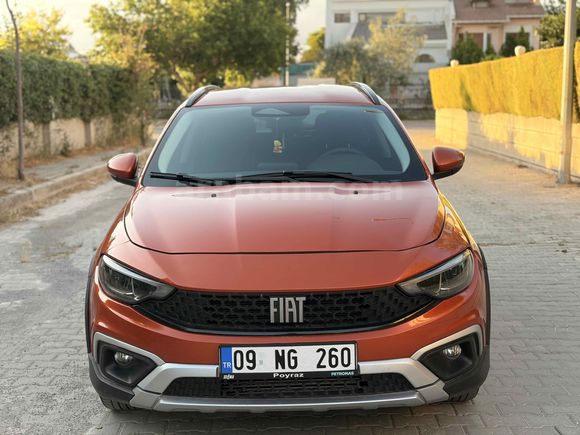 2025 EGEA CROS OTOMATİK 5 BİN KM'DE