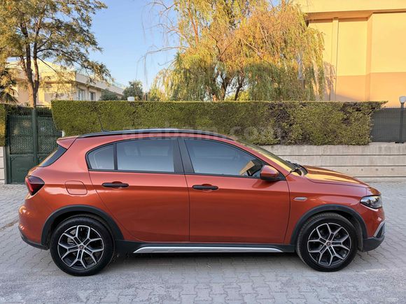 2025 EGEA CROS OTOMATİK 5 BİN KM'DE