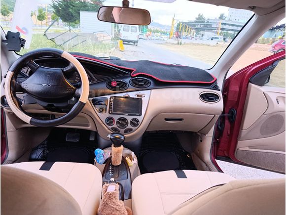 Sahibinden Ford Focus 1.6 Ghia 2001 Model