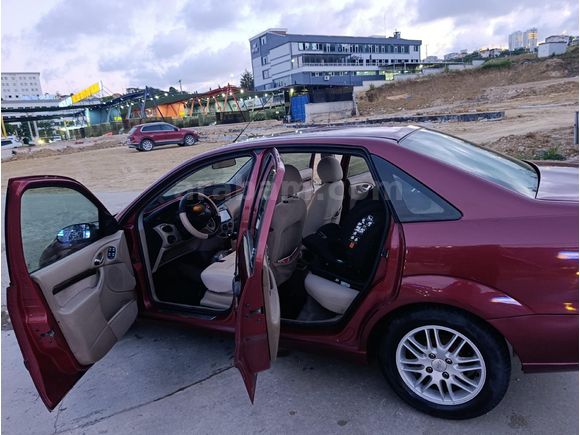 Sahibinden Ford Focus 1.6 Ghia 2001 Model