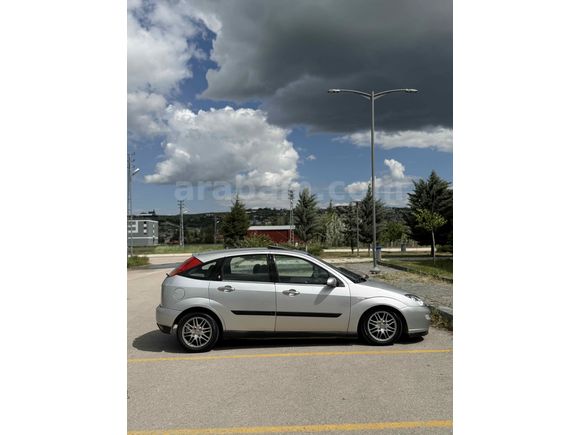 Sahibinden Ford Focus 1.6 Ghia 2001 Model 