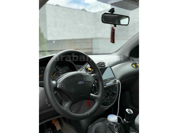 Sahibinden Ford Focus 1.6 Ghia 2001 Model 