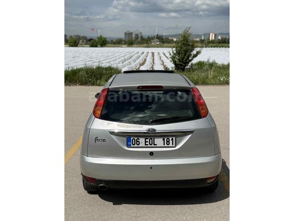 Sahibinden Ford Focus 1.6 Ghia 2001 Model 