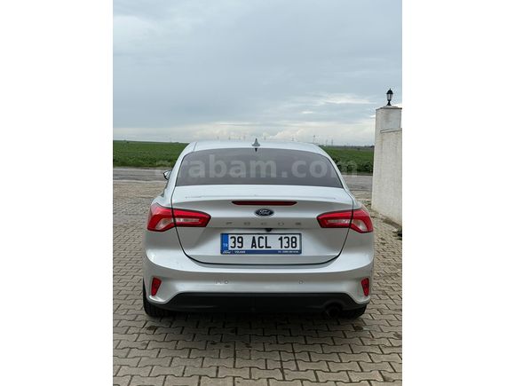 Sahibinden Ford Focus 1.5 Ti-VCT Titanium 2023 Model 
