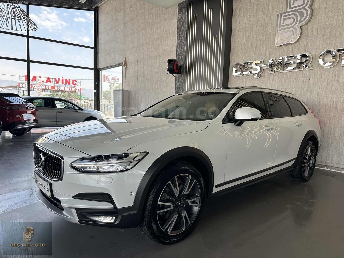 Galeriden Volvo V90 Cross Country 2.0 D D5 Pro 2017 Model İzmir 191.000 km Beyaz 3