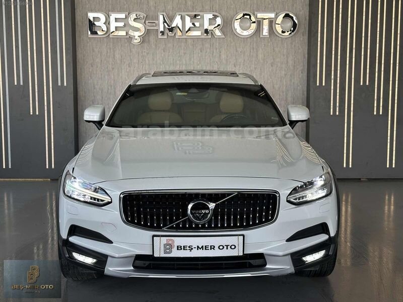 Galeriden Volvo V90 Cross Country 2.0 D D5 Pro 2017 Model İzmir 191.000 km Beyaz