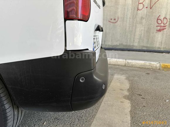 ÖZKANLAR'dan 2023 CITROEN BERLİNGO 1.5 HDi