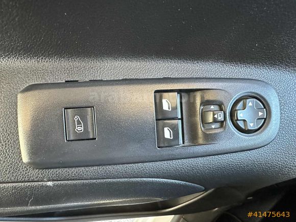 ÖZKANLAR'dan 2023 CITROEN BERLİNGO 1.5 HDi
