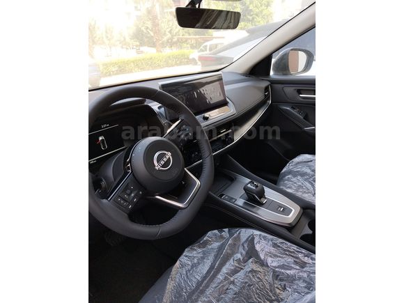 Sahibinden Nissan Qashqai 1.3 DIG-T Sky Pack 2025 Model 