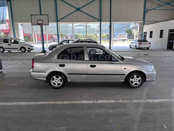 Sahibinden Hyundai Accent 1.3 LX 2000 Model klimalı