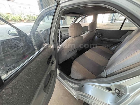 Sahibinden Hyundai Accent 1.3 LX 2000 Model klimalı
