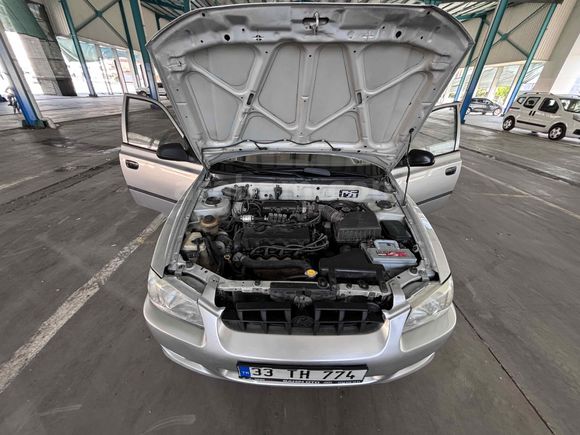 Sahibinden Hyundai Accent 1.3 LX 2000 Model klimalı
