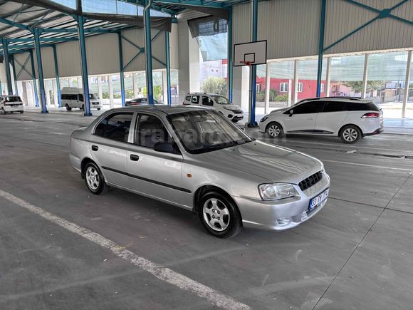 Sahibinden Hyundai Accent 1.3 LX 2000 Model klimalı