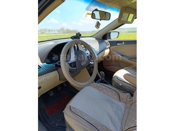 Sahibinden Hyundai Accent Blue 1.4 CVVT Mode Plus 2012 Model