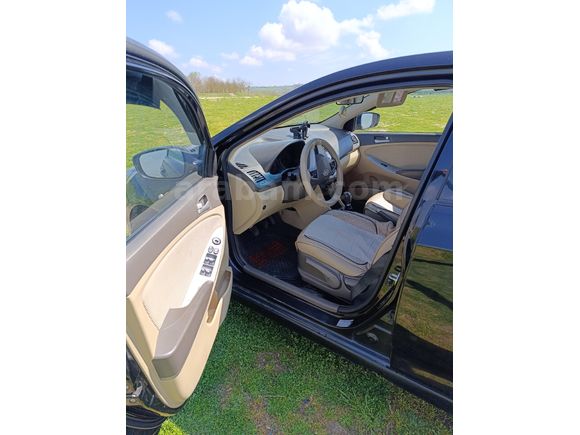 Sahibinden Hyundai Accent Blue 1.4 CVVT Mode Plus 2012 Model