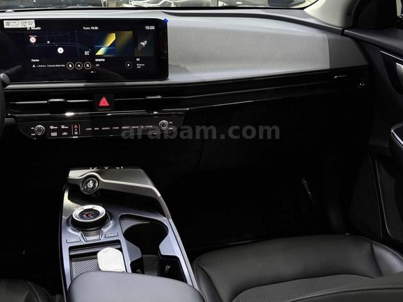 ARABACI GRUP 2025 KİA EV6-12BİNKM-%20 KDV'Lİ-HATASIZ-SUNROOF