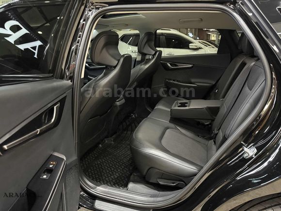 ARABACI GRUP 2025 KİA EV6-12BİNKM-%20 KDV'Lİ-HATASIZ-SUNROOF