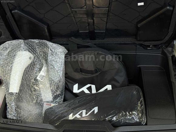 ARABACI GRUP 2025 KİA EV6-12BİNKM-%20 KDV'Lİ-HATASIZ-SUNROOF