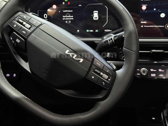 ARABACI GRUP 2025 KİA EV6-12BİNKM-%20 KDV'Lİ-HATASIZ-SUNROOF