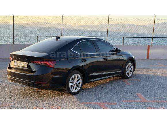 Sahibinden Skoda Octavia 1.5 e-Tec Premium 2021 Model 