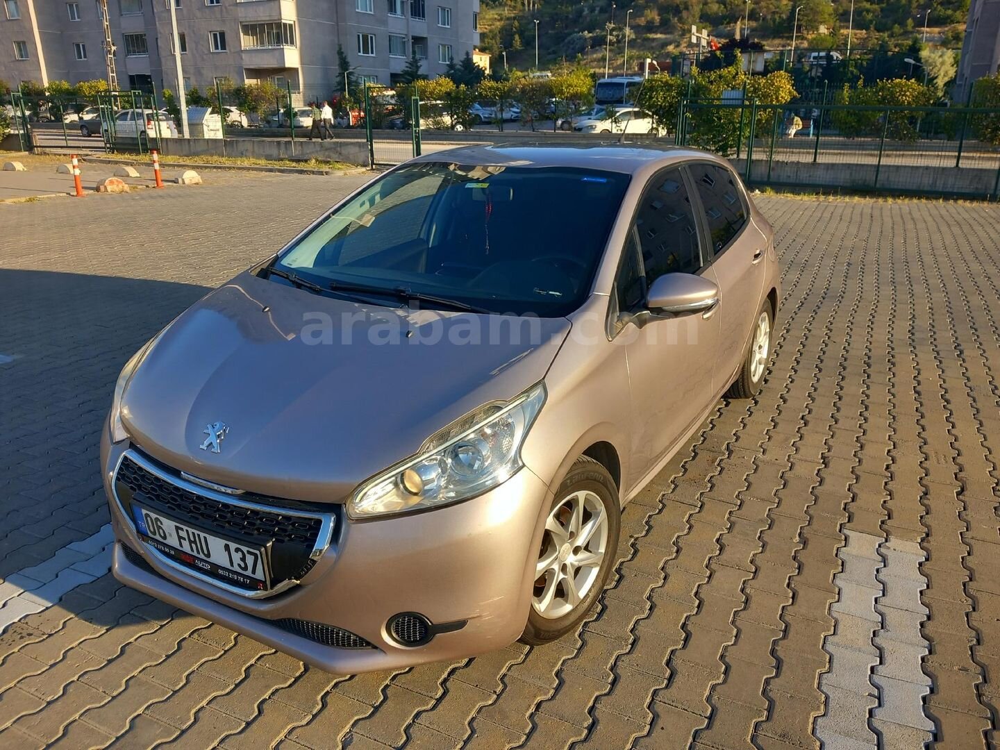 Galeriden Peugeot 208 1.2 VTi Active 2013 Model Ankara 96.500 km Gri (Gümüş) 3