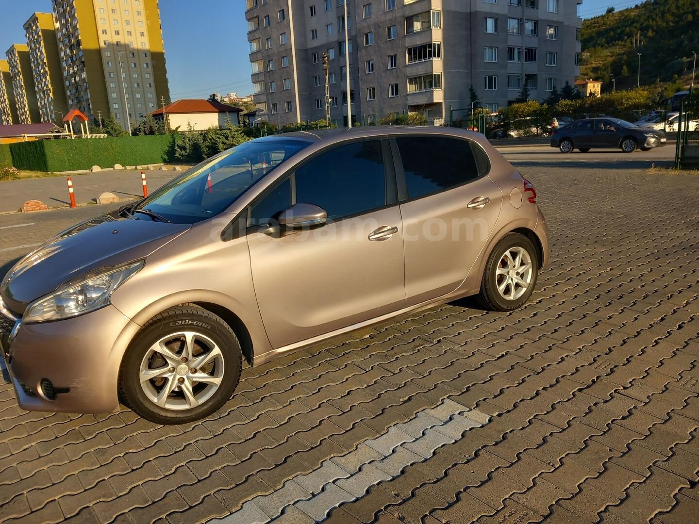 Galeriden Peugeot 208 1.2 VTi Active 2013 Model Ankara 96.500 km Gri (Gümüş) 5