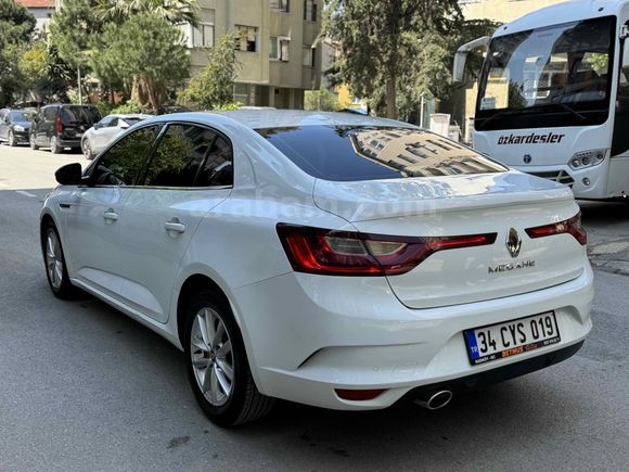 Sahibinden Renault Megane 1.5 Blue DCI Touch 2020 Model 