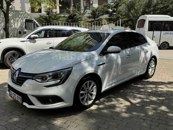 Sahibinden Renault Megane 1.5 Blue DCI Touch 2020 Model 