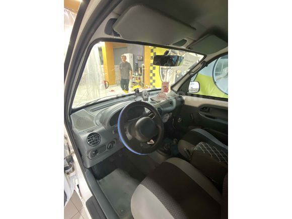 Sahibinden Renault Kangoo 1.9 D RN 2000 Model 
