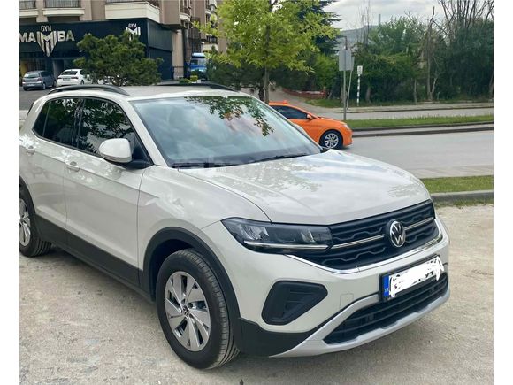 Sahibinden Volkswagen T-Cross 1.0 TSI Life 2026 Model 15.06.2026 da aldım 1200 km  Ankara